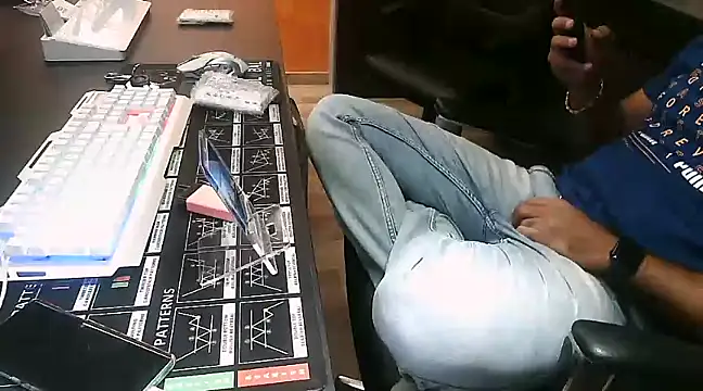 Snapshot of Nil_Talreja chatting on 12.19.24 Nil Talreja online show from 12.19.24