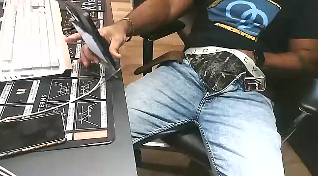 Snapshot of Nil_Talreja chatting on 01.27.25 Nil Talreja online show from 01.27.25