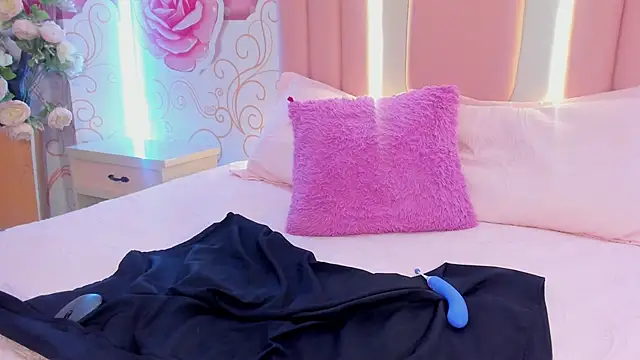 Snapshot of Lily_Martinez chatting on 02.06.25 Lily Martinez online show from 02.06.25