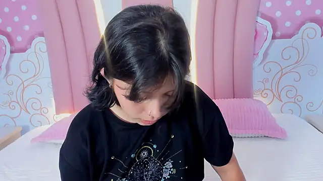 Snapshot of Lily_Martinez chatting on 03.22.25 Lily Martinez online show from 03.22.25