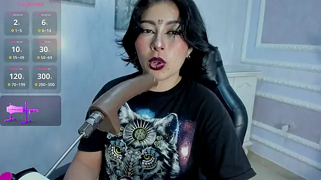 Snapshot of Lily_Martinez chatting on 11.23.25 Lily Martinez online show from 11.23.25