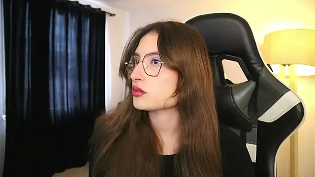 Daisha Riley online show from 11.11.25