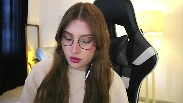 Daisha Riley online show from 12.02.25