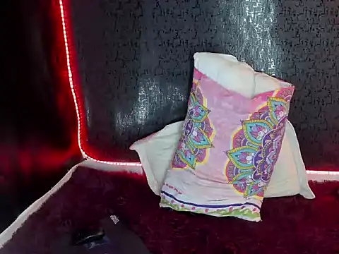 Snapshot of katizaldana chatting on 02.05.25 katizaldana online show from 02.05.25