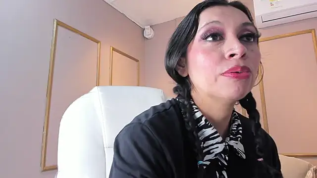 PerlaPreciosa online show from 11.23.25