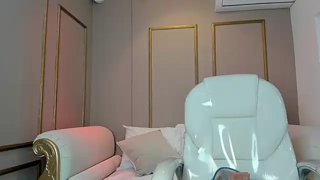 PerlaPreciosa online show from 12.18.25