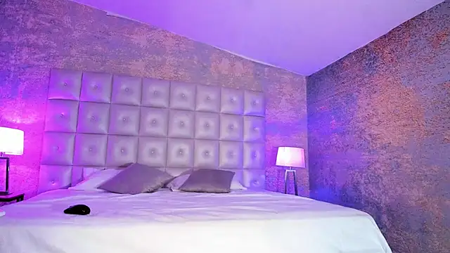 Snapshot of loladupont chatting on 11.16.25 loladupont online show from 11.16.25