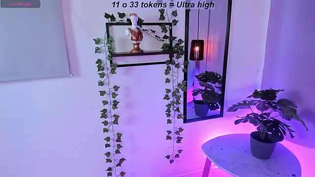Little lili19 online show from 04.30.26