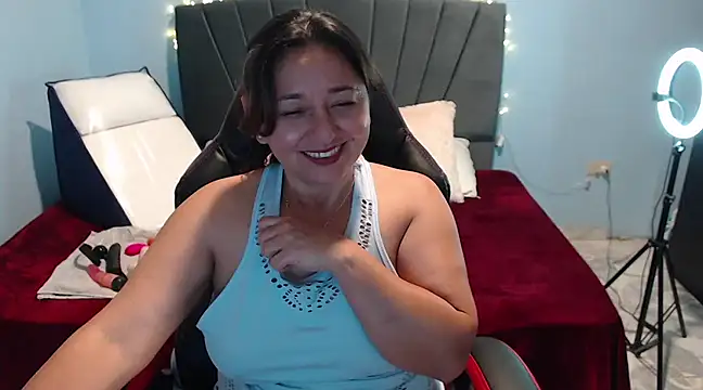 Snapshot of AngelRouss chatting on 02.10.25 AngelRouss online show from 02.10.25
