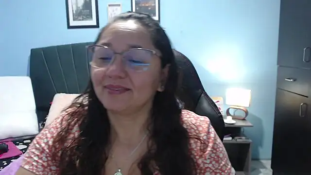 Snapshot of AngelRouss chatting on 03.06.25 AngelRouss online show from 03.06.25