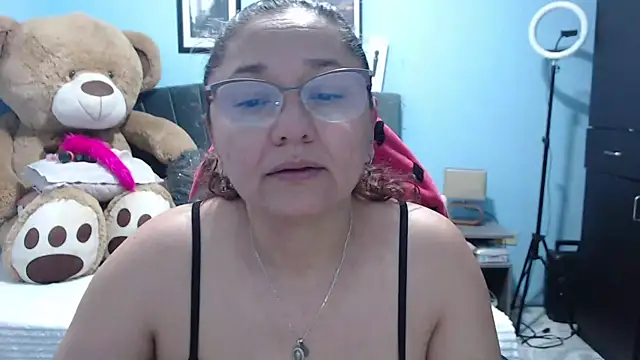 Snapshot of AngelRouss chatting on 10.25.25 AngelRouss online show from 10.25.25