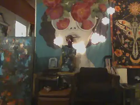 Snapshot of SilverandFox chatting on 01.08.25 SilverandFox online show from 01.08.25