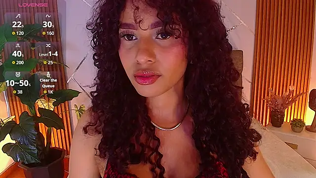 Snapshot of charlottee_white chatting on 05.04.26 charlottee white online show from 05.04.26