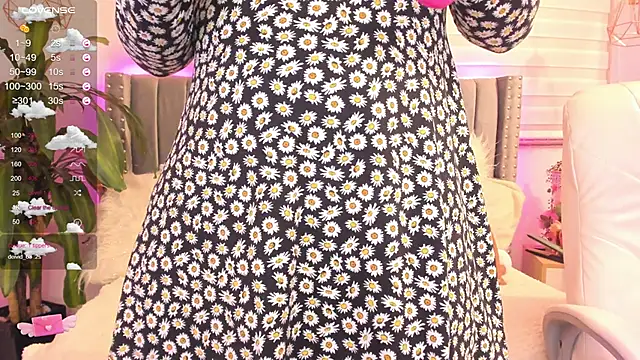 Snapshot of vanesa_moon__ chatting on 01.15.25 vanesa moon online show from 01.15.25