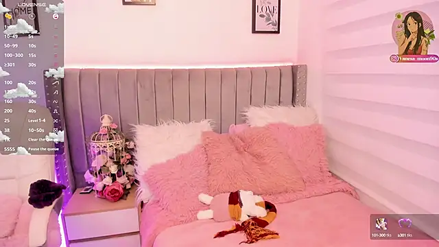 Snapshot of vanesa_moon__ chatting on 09.22.25 vanesa moon online show from 09.22.25