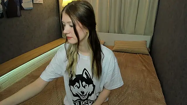 Snapshot of Lina_Vi chatting on 01.15.25 Lina Vi online show from 01.15.25