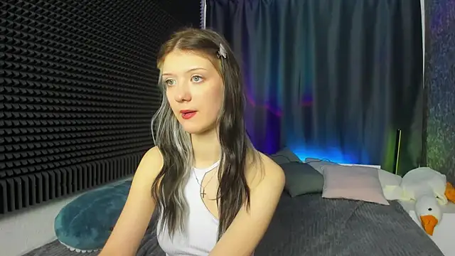 Snapshot of Lina_Vi chatting on 02.02.25 Lina Vi online show from 02.02.25