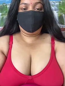 Snapshot of FlatVincy4 chatting on 09.15.25 FlatVincy4 online show from 09.15.25