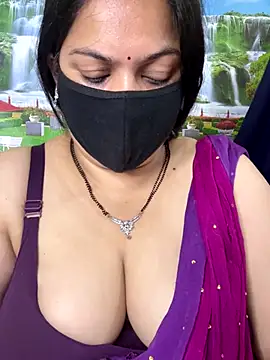 Snapshot of FlatVincy4 chatting on 09.27.25 FlatVincy4 online show from 09.27.25