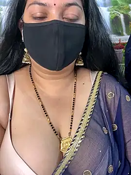 Snapshot of FlatVincy4 chatting on 09.30.25 FlatVincy4 online show from 09.30.25