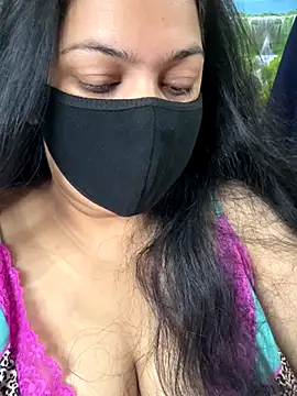 Snapshot of FlatVincy4 chatting on 10.02.25 FlatVincy4 online show from 10.02.25