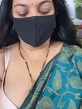 Snapshot of FlatVincy4 chatting on 10.04.25 FlatVincy4 online show from 10.04.25