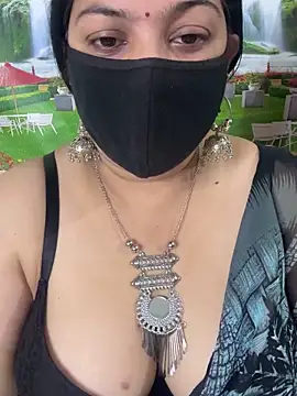 Snapshot of FlatVincy4 chatting on 10.07.25 FlatVincy4 online show from 10.07.25