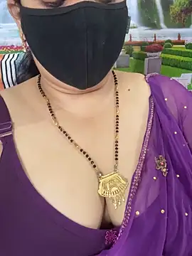 Snapshot of FlatVincy4 chatting on 10.19.25 FlatVincy4 online show from 10.19.25