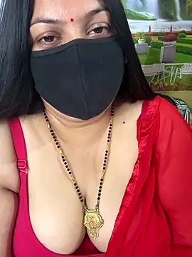 Snapshot of FlatVincy4 chatting on 10.21.25 FlatVincy4 online show from 10.21.25