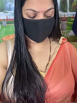 Snapshot of FlatVincy4 chatting on 11.02.25 FlatVincy4 online show from 11.02.25