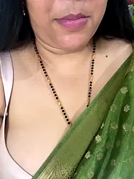 Snapshot of FlatVincy4 chatting on 11.02.25 FlatVincy4 online show from 11.02.25