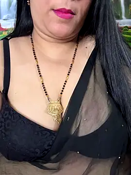 Snapshot of FlatVincy4 chatting on 11.12.25 FlatVincy4 online show from 11.12.25