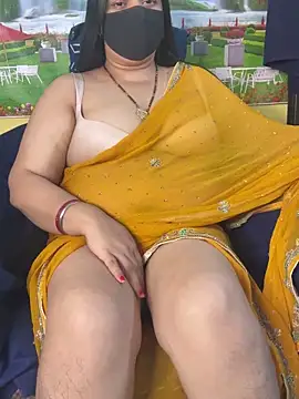 Snapshot of FlatVincy4 chatting on 11.15.25 FlatVincy4 online show from 11.15.25