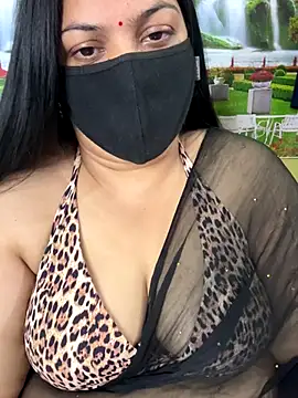 Snapshot of FlatVincy4 chatting on 11.16.25 FlatVincy4 online show from 11.16.25