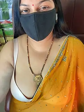 Snapshot of FlatVincy4 chatting on 11.21.25 FlatVincy4 online show from 11.21.25