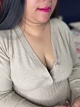 Snapshot of FlatVincy4 chatting on 12.04.25 FlatVincy4 online show from 12.04.25