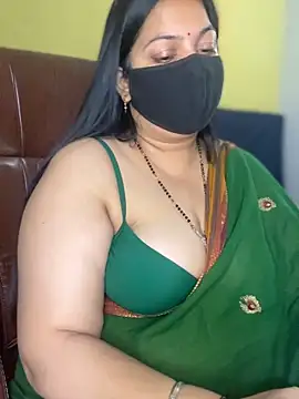 Snapshot of FlatVincy4 chatting on 12.14.25 FlatVincy4 online show from 12.14.25