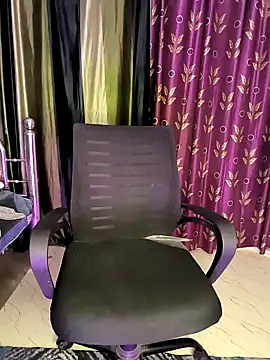 Snapshot of hot_menka chatting on 01.05.25 hot menka online show from 01.05.25