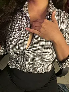 Snapshot of hot_menka chatting on 01.12.25 hot menka online show from 01.12.25