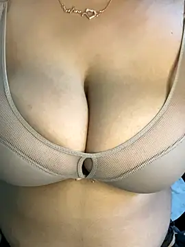 Snapshot of hot_menka chatting on 09.14.25 hot menka online show from 09.14.25