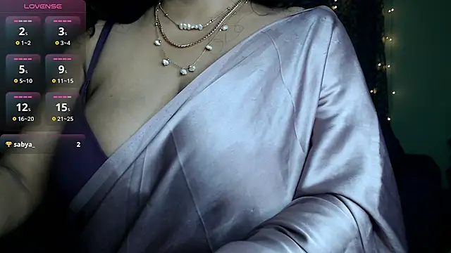 Snapshot of hot_menka chatting on 10.19.25 hot menka online show from 10.19.25