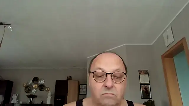 Snapshot of pumel60 chatting on 12.23.24 pumel60 online show from 12.23.24
