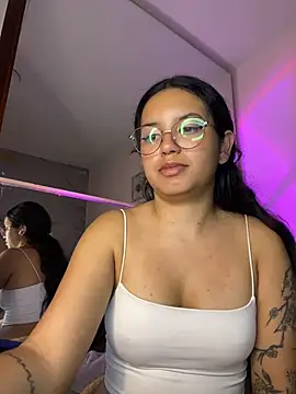 Snapshot of Rosita_forever_ chatting on 05.17.26 Rosita forever online show from 05.17.26