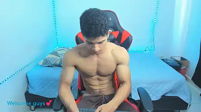 Snapshot of oliver_thompsson7 chatting on 01.15.25 oliver thompsson7 online show from 01.15.25