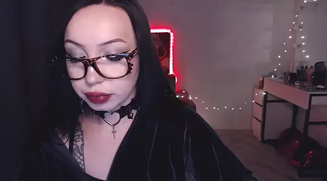 Snapshot of MoranaMissGod chatting on 12.26.24 MoranaMissGod online show from 12.26.24