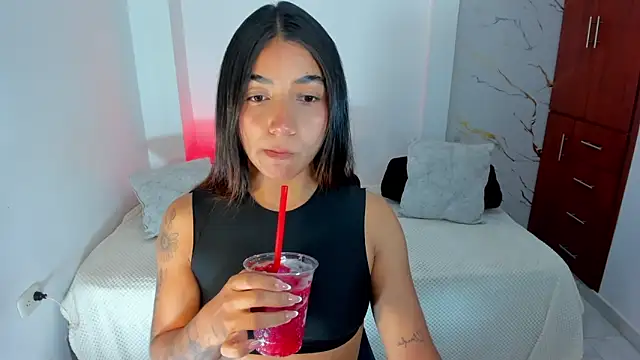 martina roldam online show from 05.10.26