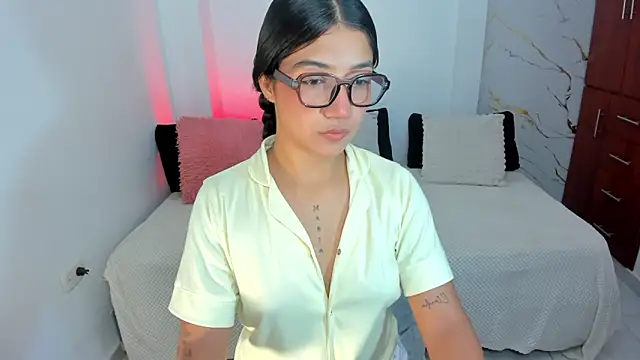 martina roldam online show from 06.11.26