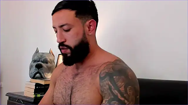 Snapshot of BradLeon_ chatting on 09.23.25 BradLeon  online show from 09.23.25