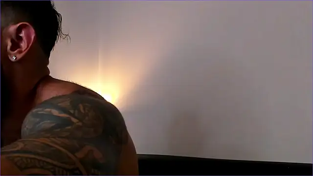 Snapshot of BradLeon_ chatting on 09.25.25 BradLeon  online show from 09.25.25