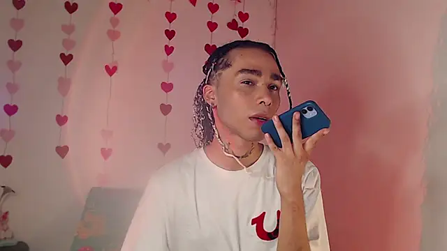 Snapshot of seven7xis chatting on 02.22.25 seven7xis online show from 02.22.25